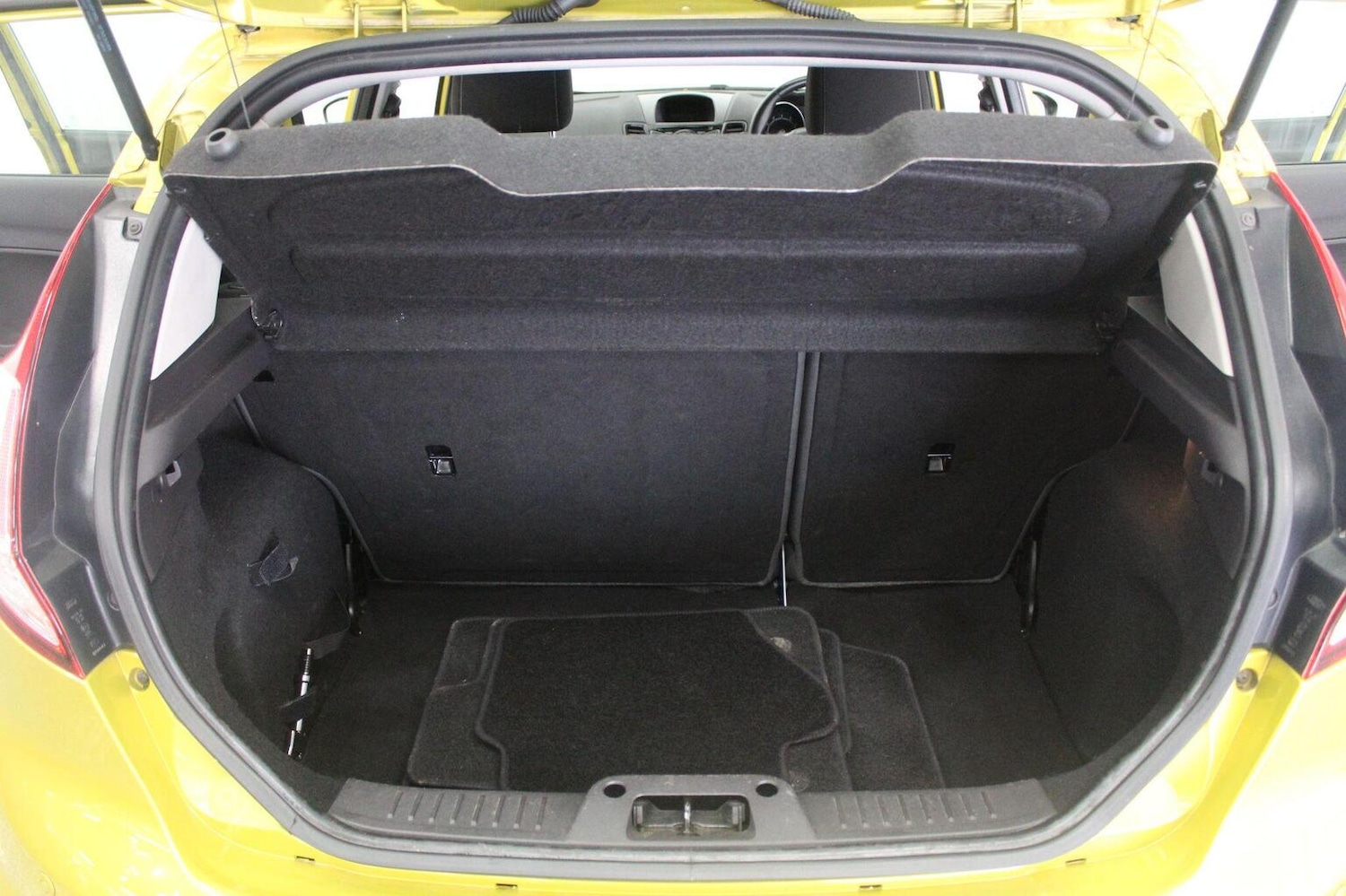 Used Ford Fiesta 2013 for sale - 77937919: Photo 22