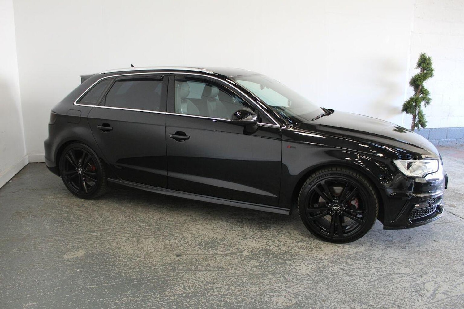 Used Audi A3 2014 for sale - 76521052: Photo 4