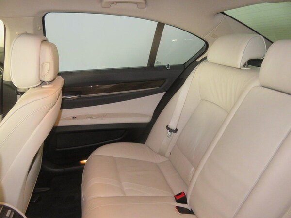 Used BMW 7 Series 2013 for sale - 70787820: Photo 54