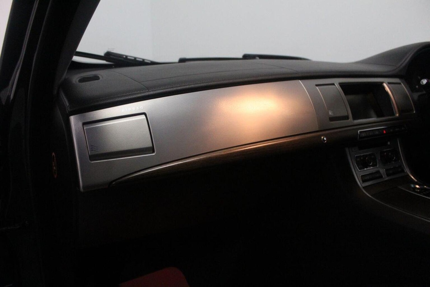 Used Jaguar XF 2013 for sale - 76830345: Photo 32