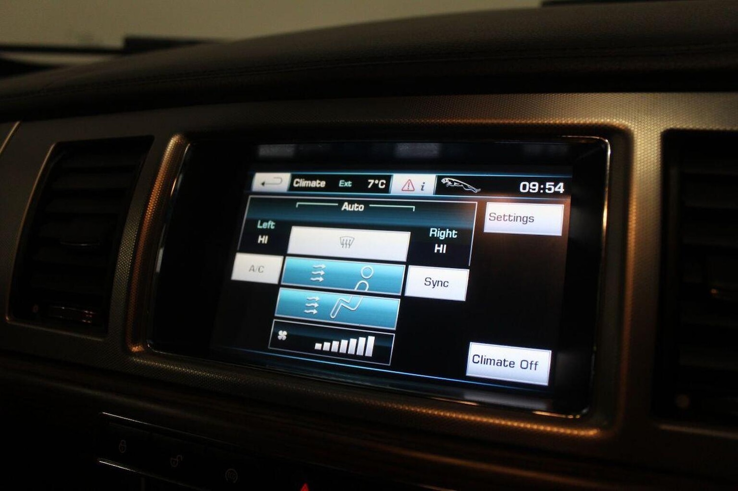 Used Jaguar XF 2013 for sale - 76830345: Photo 38