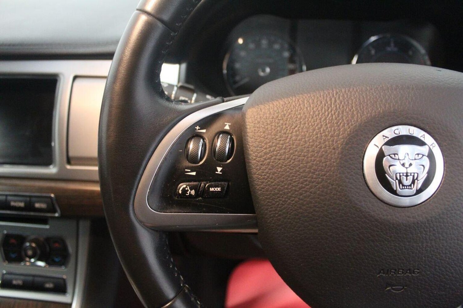 Used Jaguar XF 2013 for sale - 76830345: Photo 50