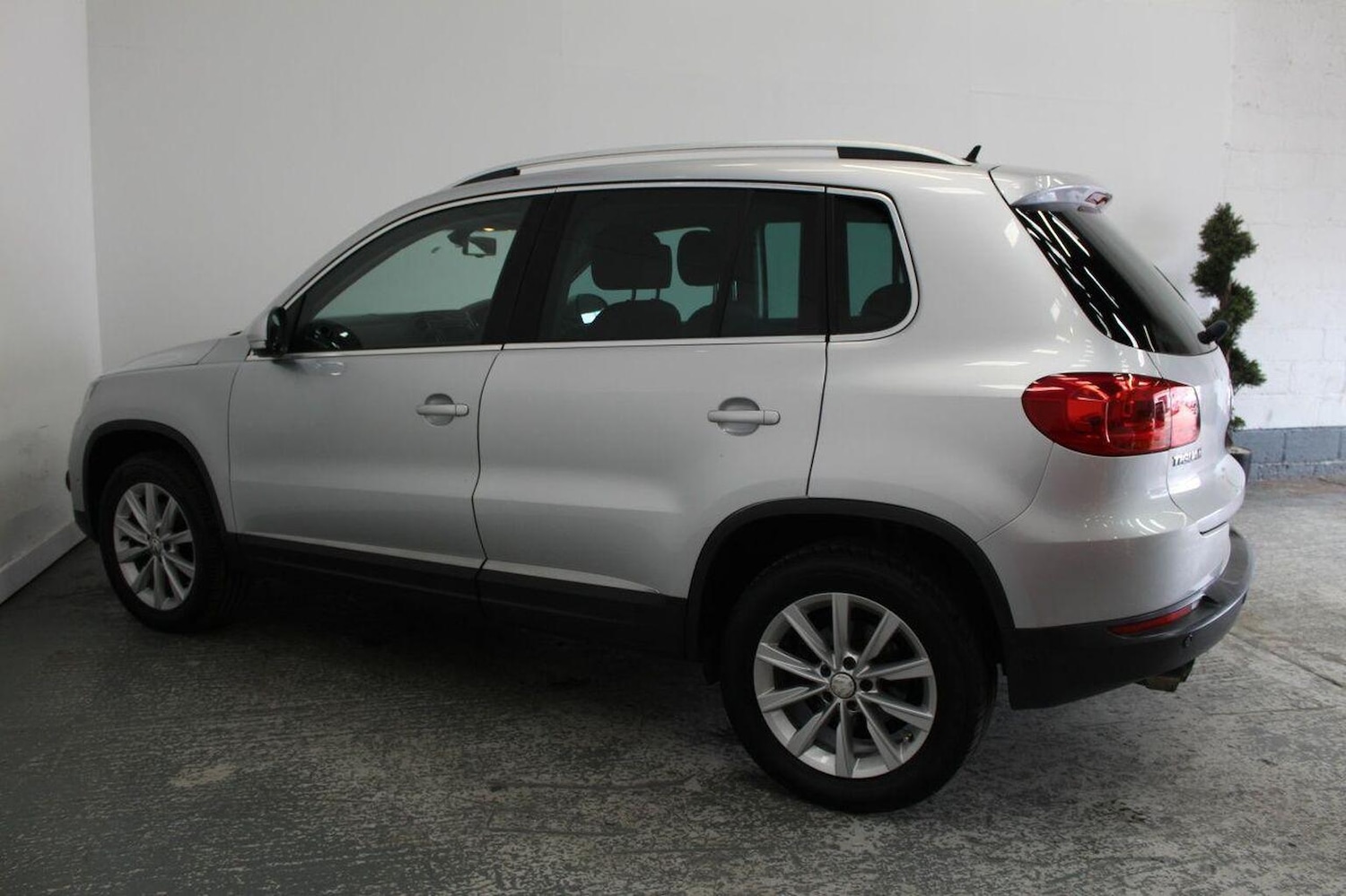 Used Volkswagen Tiguan 2012 for sale - 76402170: Photo 10