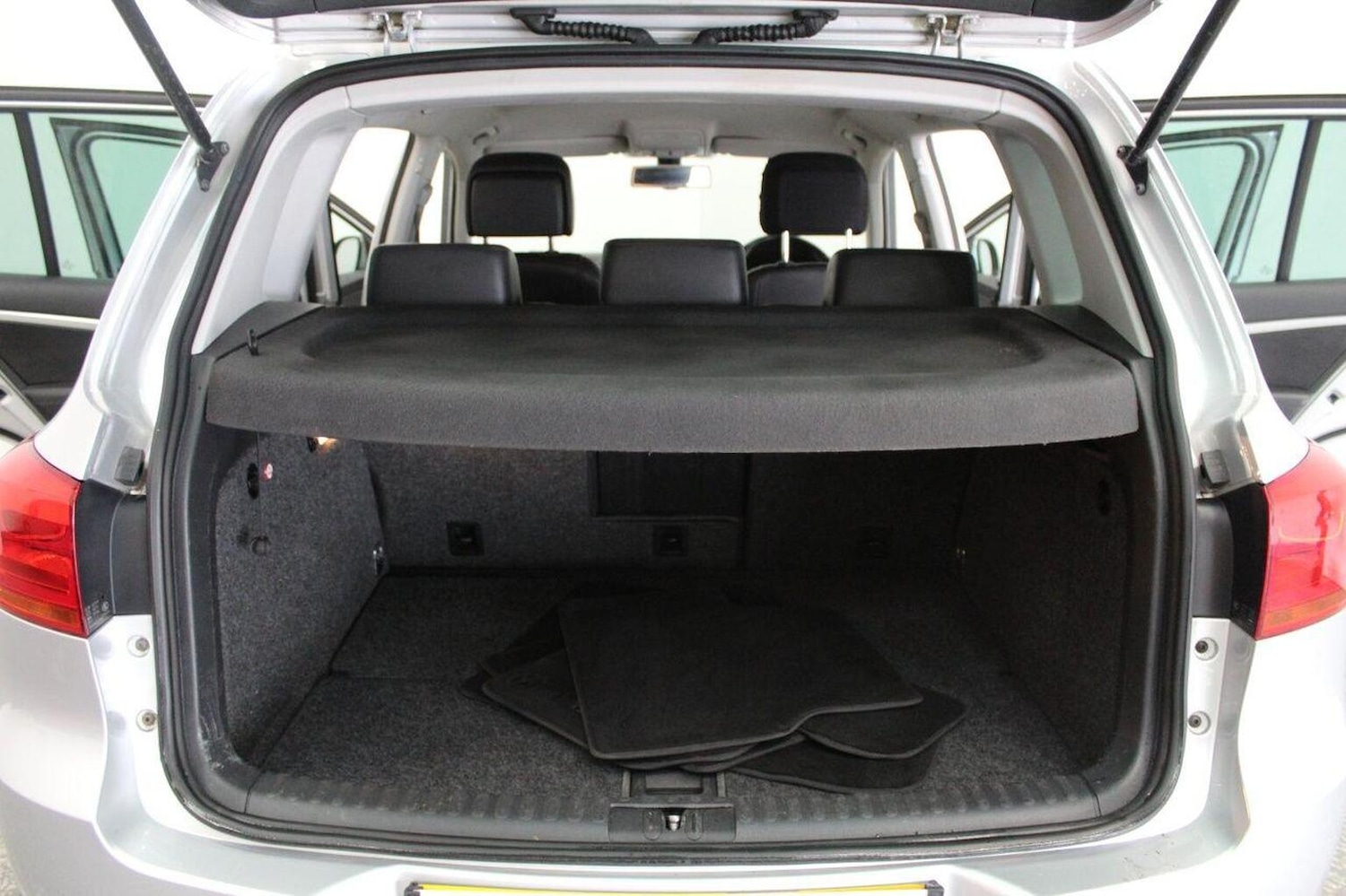 Used Volkswagen Tiguan 2012 for sale - 76402170: Photo 24