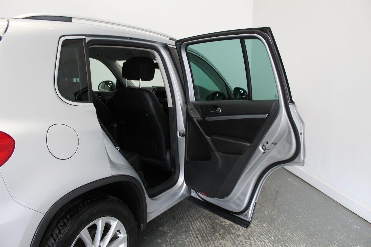 Used Volkswagen Tiguan 2012 for sale - 76402170: Photo 26