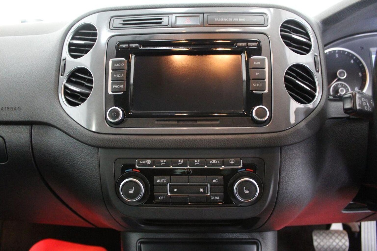 Used Volkswagen Tiguan 2012 for sale - 76402170: Photo 33