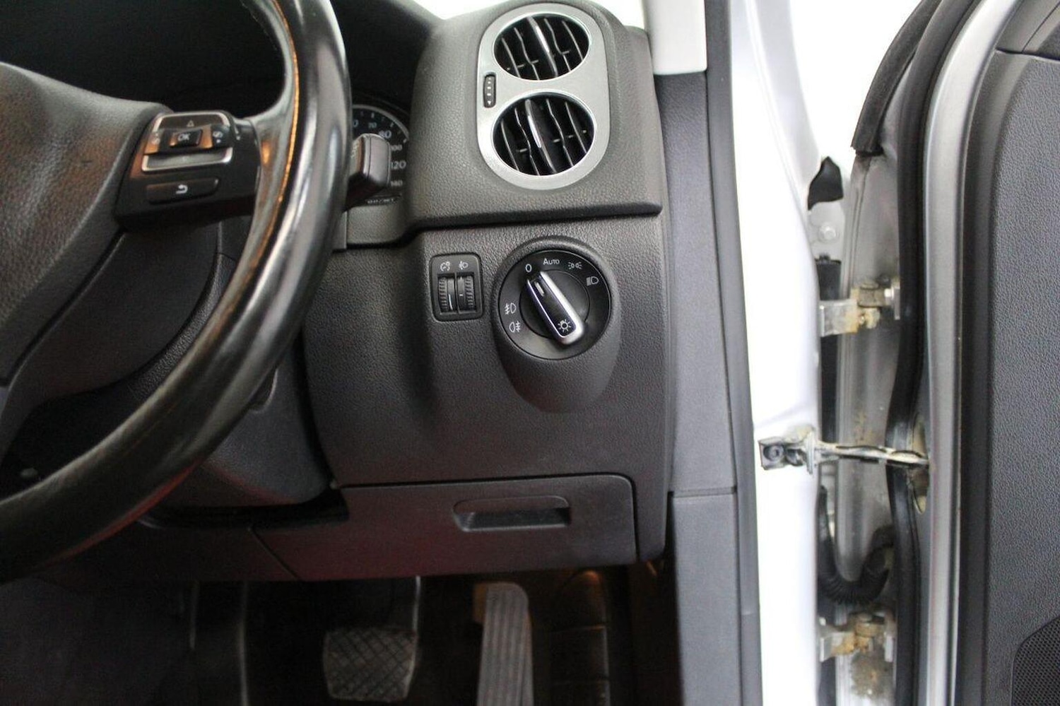 Used Volkswagen Tiguan 2012 for sale - 76402170: Photo 47