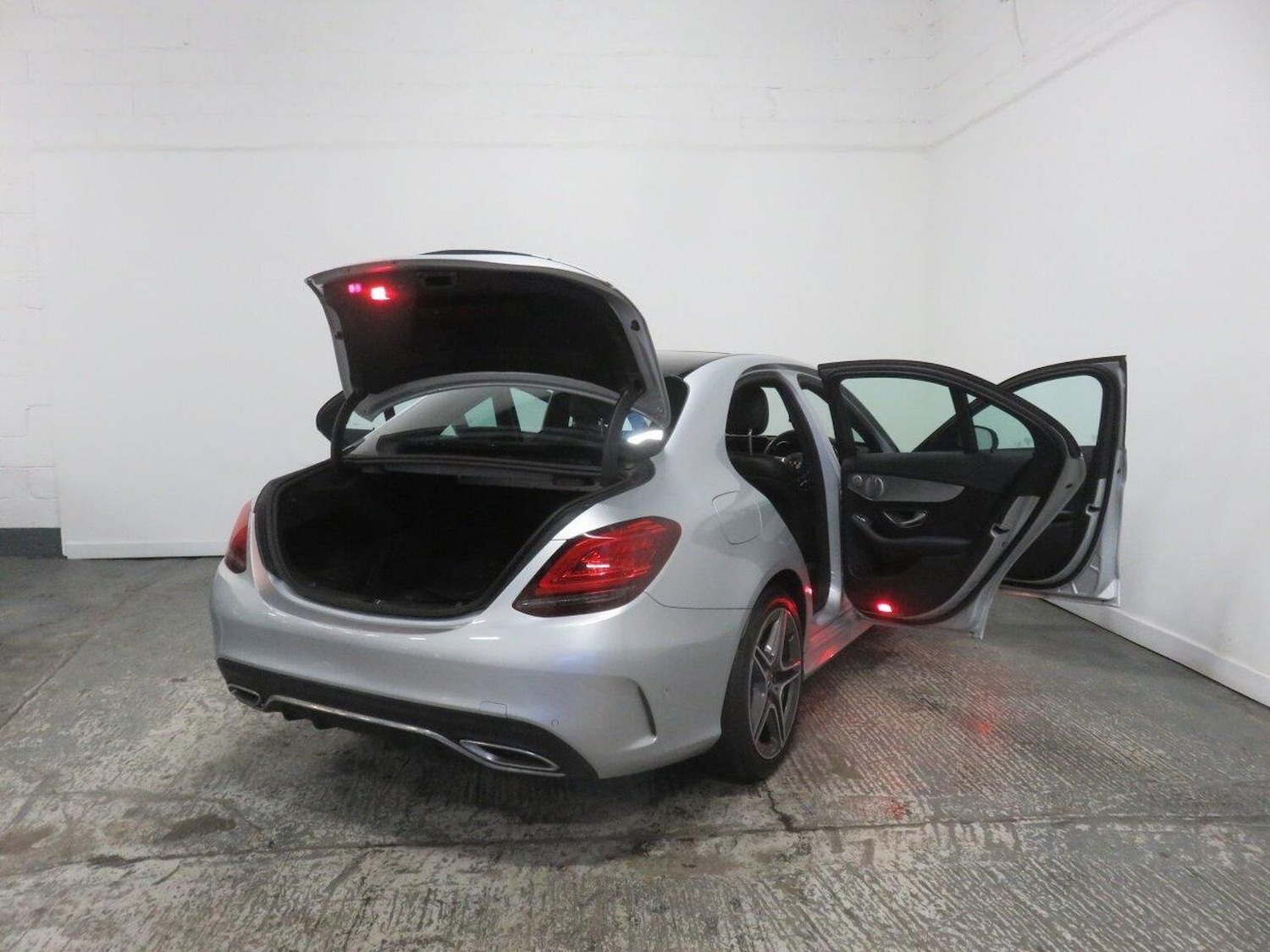 Used Mercedes-Benz C Class 2018 for sale - 77938005: Photo 23