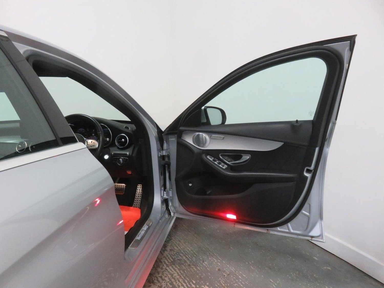 Used Mercedes-Benz C Class 2018 for sale - 77938005: Photo 27