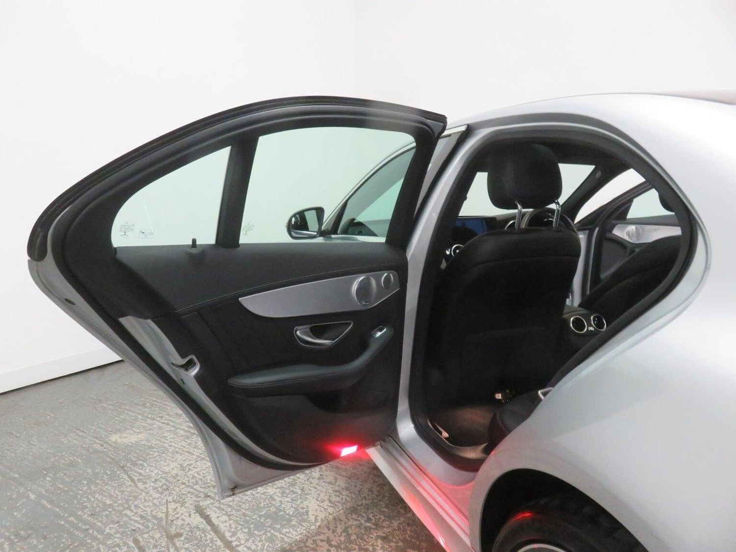 Used Mercedes-Benz C Class 2018 for sale - 77938005: Photo 30