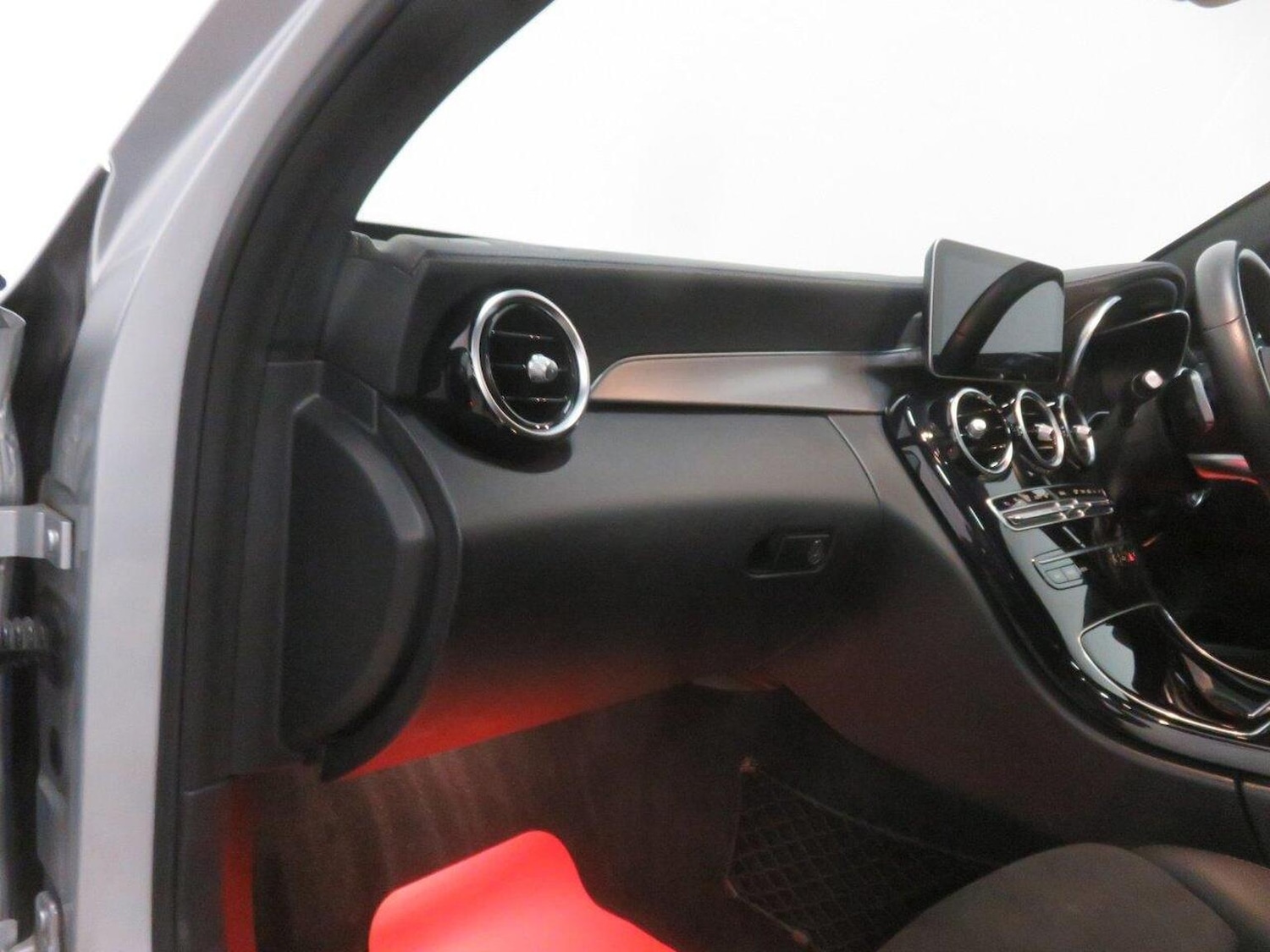 Used Mercedes-Benz C Class 2018 for sale - 77938005: Photo 33