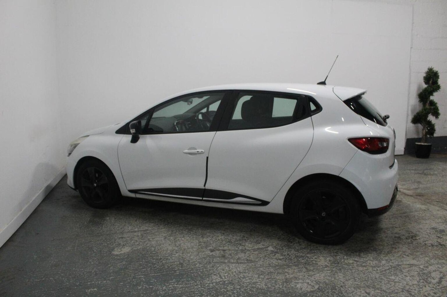 Used Renault Clio 2014 for sale - 77201295: Photo 10