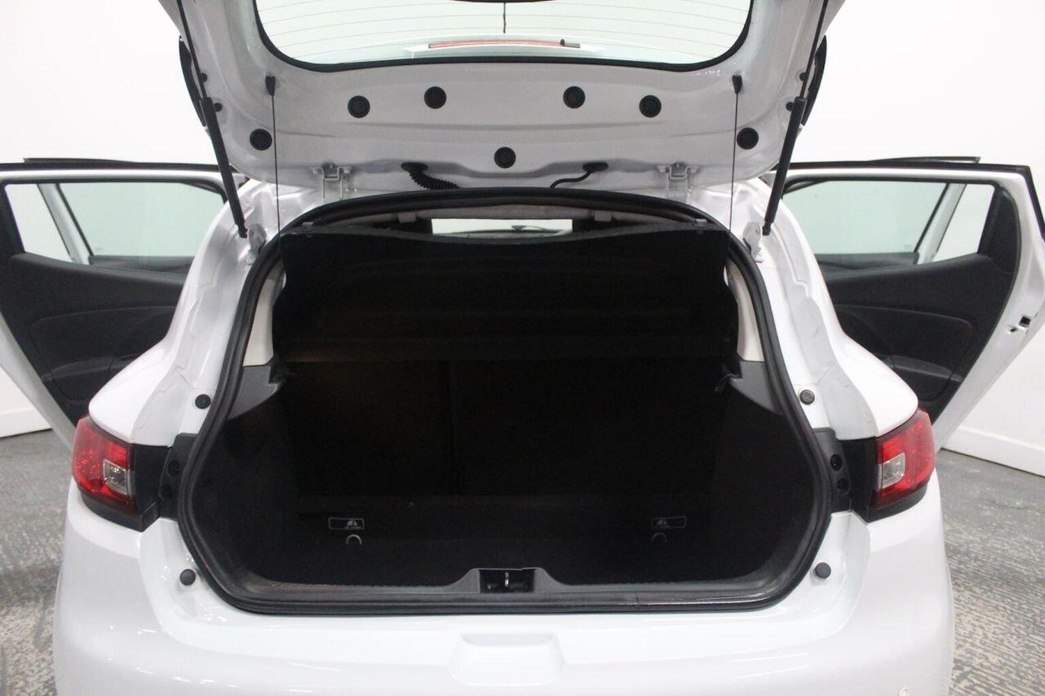 Used Renault Clio 2014 for sale - 77201295: Photo 23