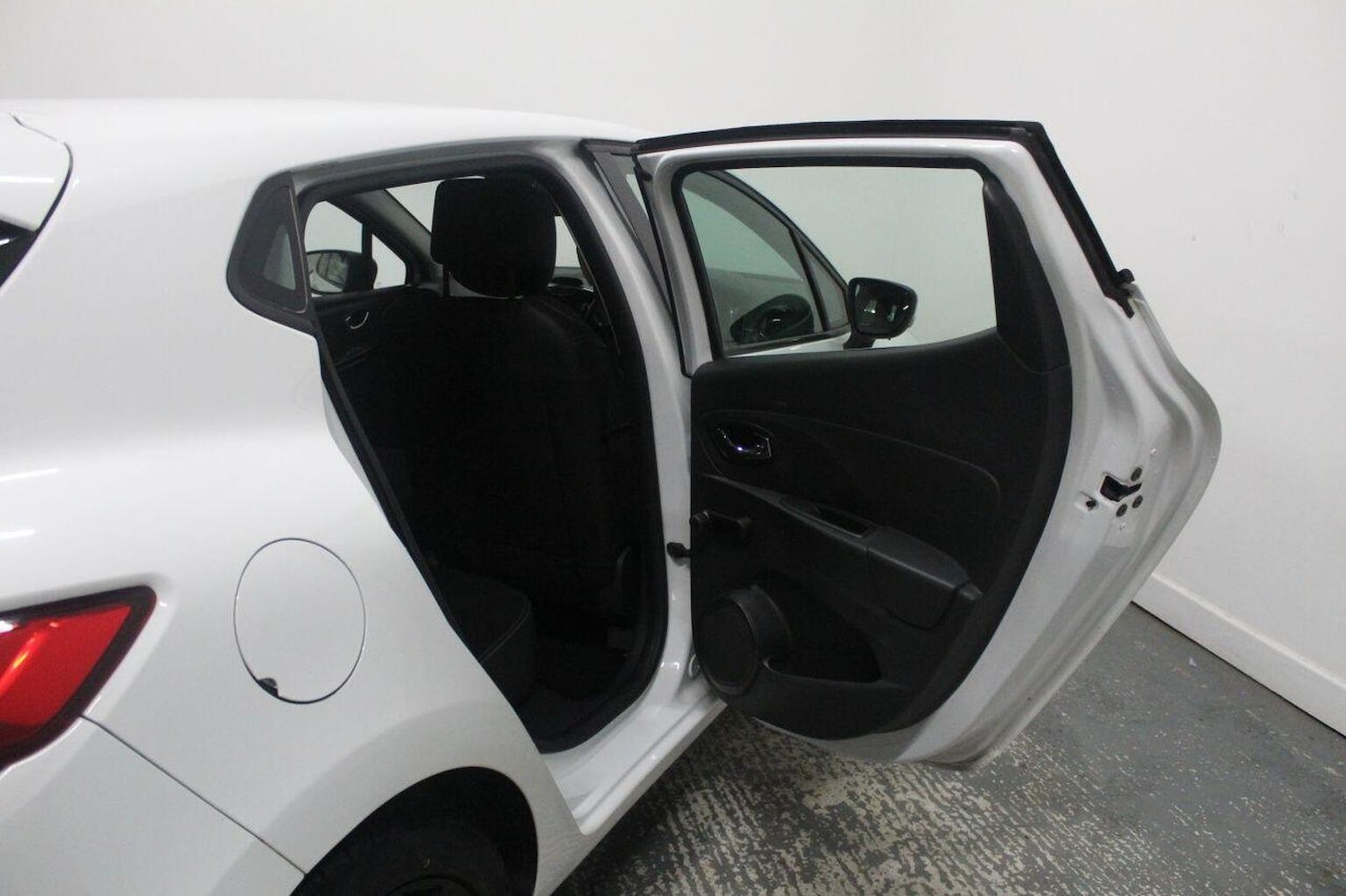 Used Renault Clio 2014 for sale - 77201295: Photo 25