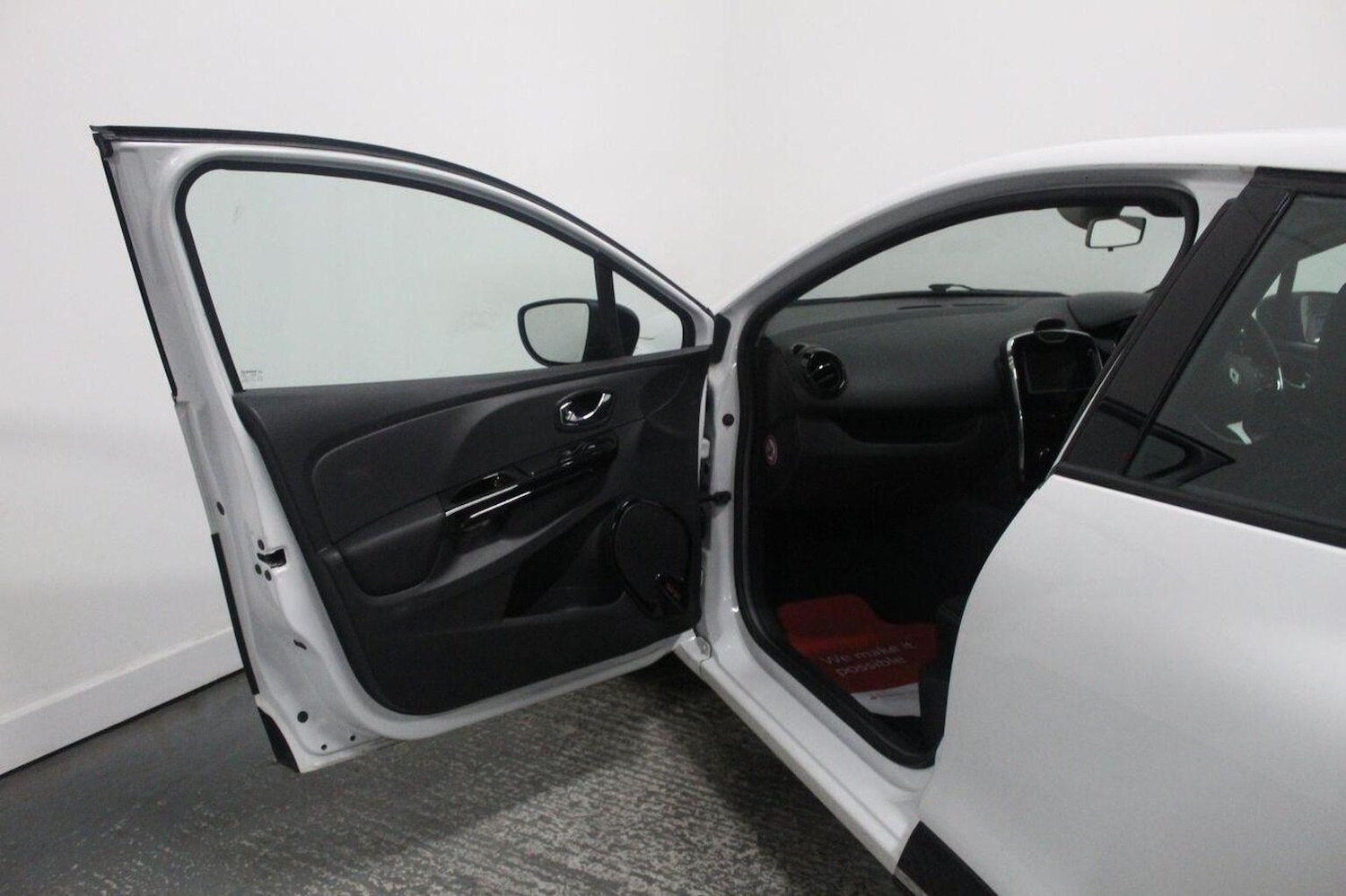 Used Renault Clio 2014 for sale - 77201295: Photo 26