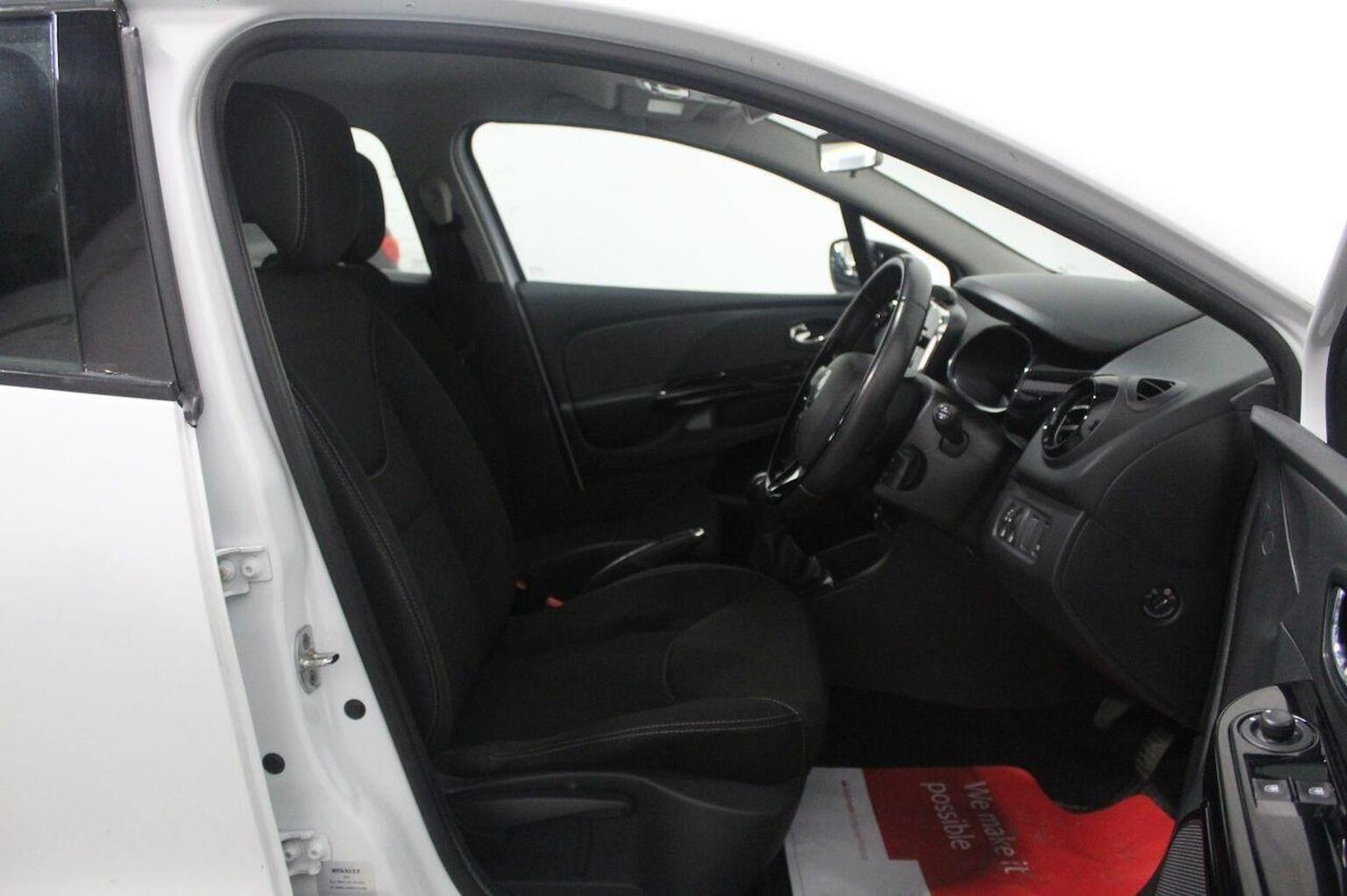 Used Renault Clio 2014 for sale - 77201295: Photo 29