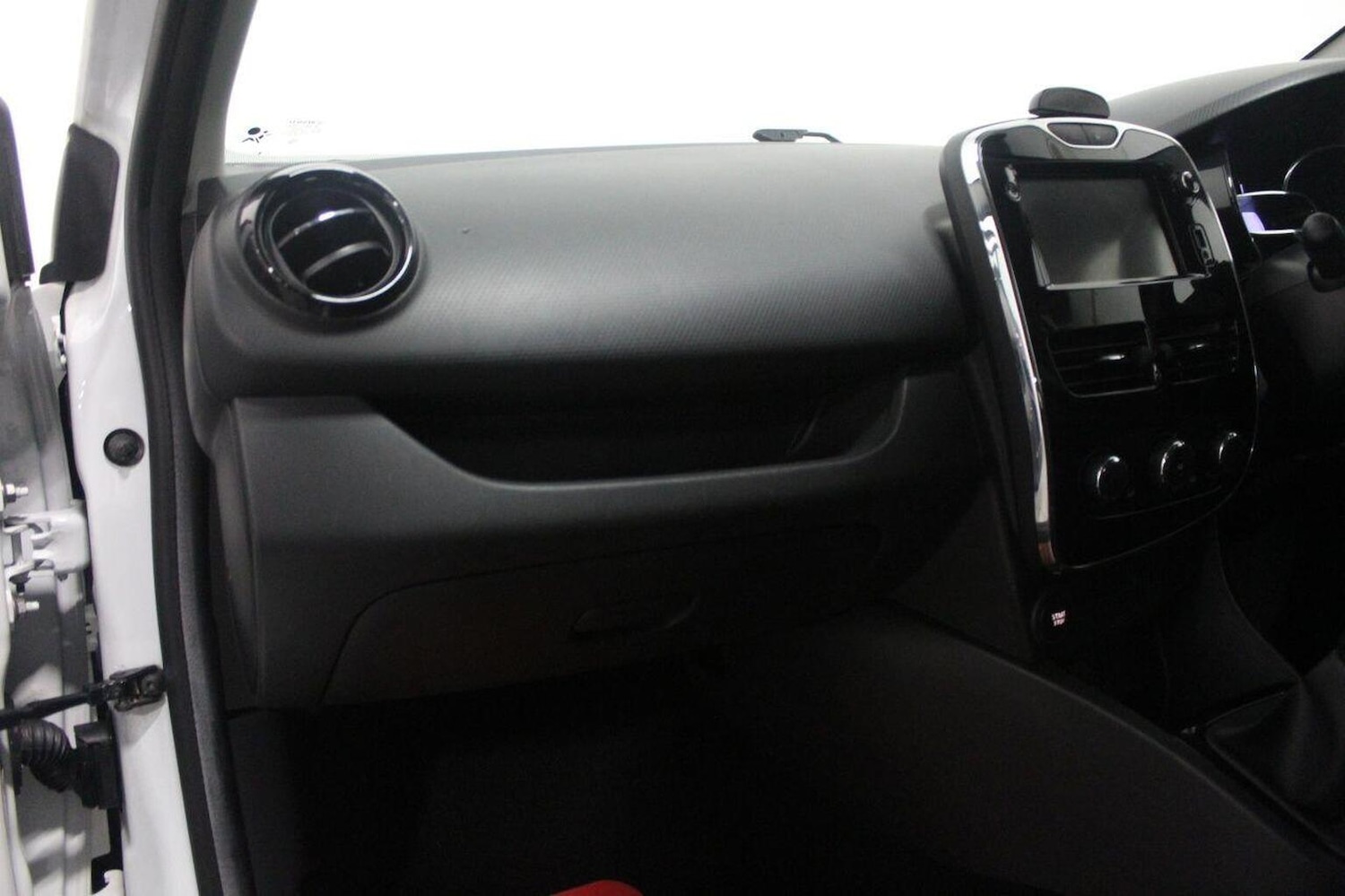 Used Renault Clio 2014 for sale - 77201295: Photo 30