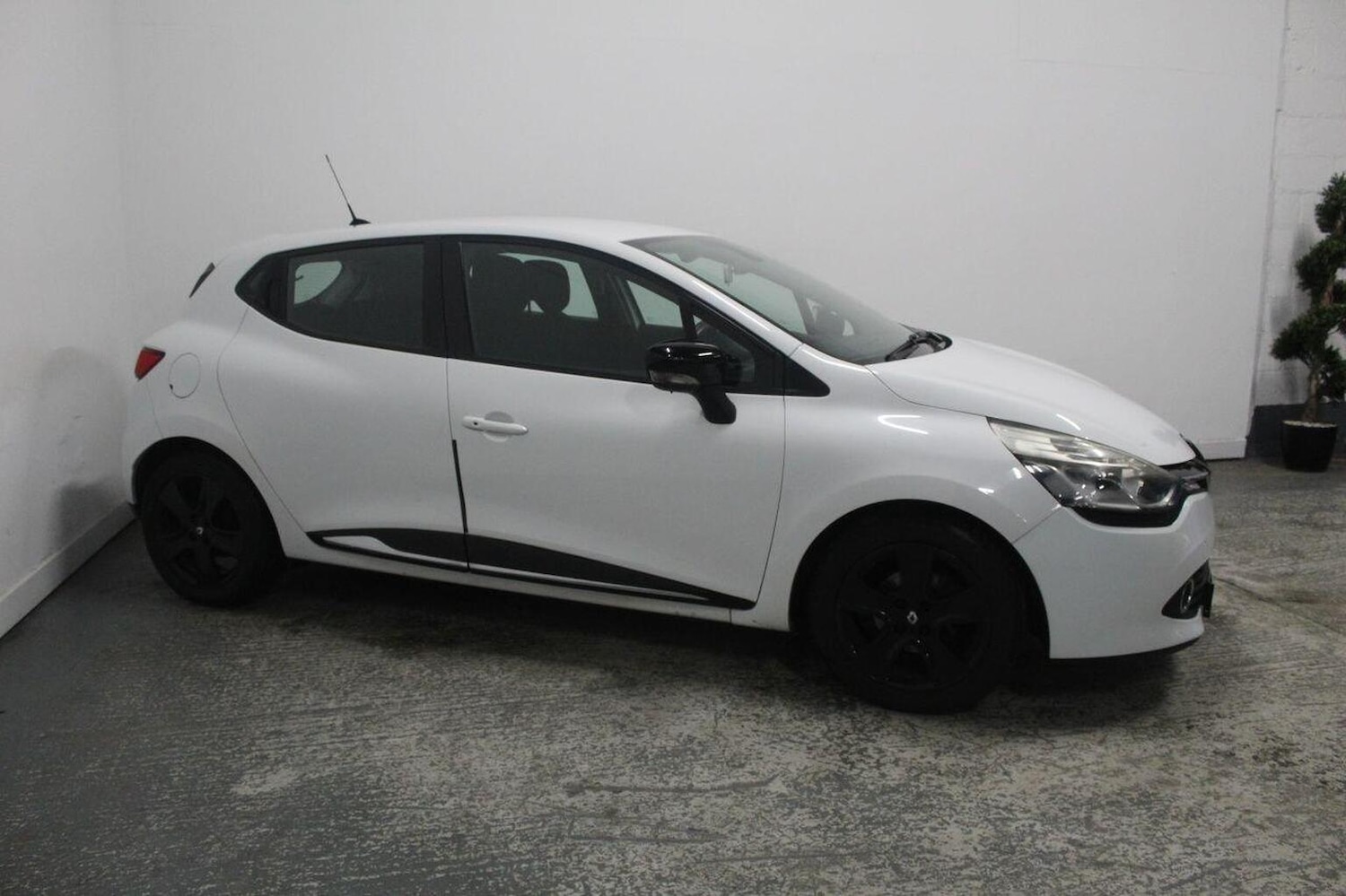 Used Renault Clio 2014 for sale - 77201295: Photo 4