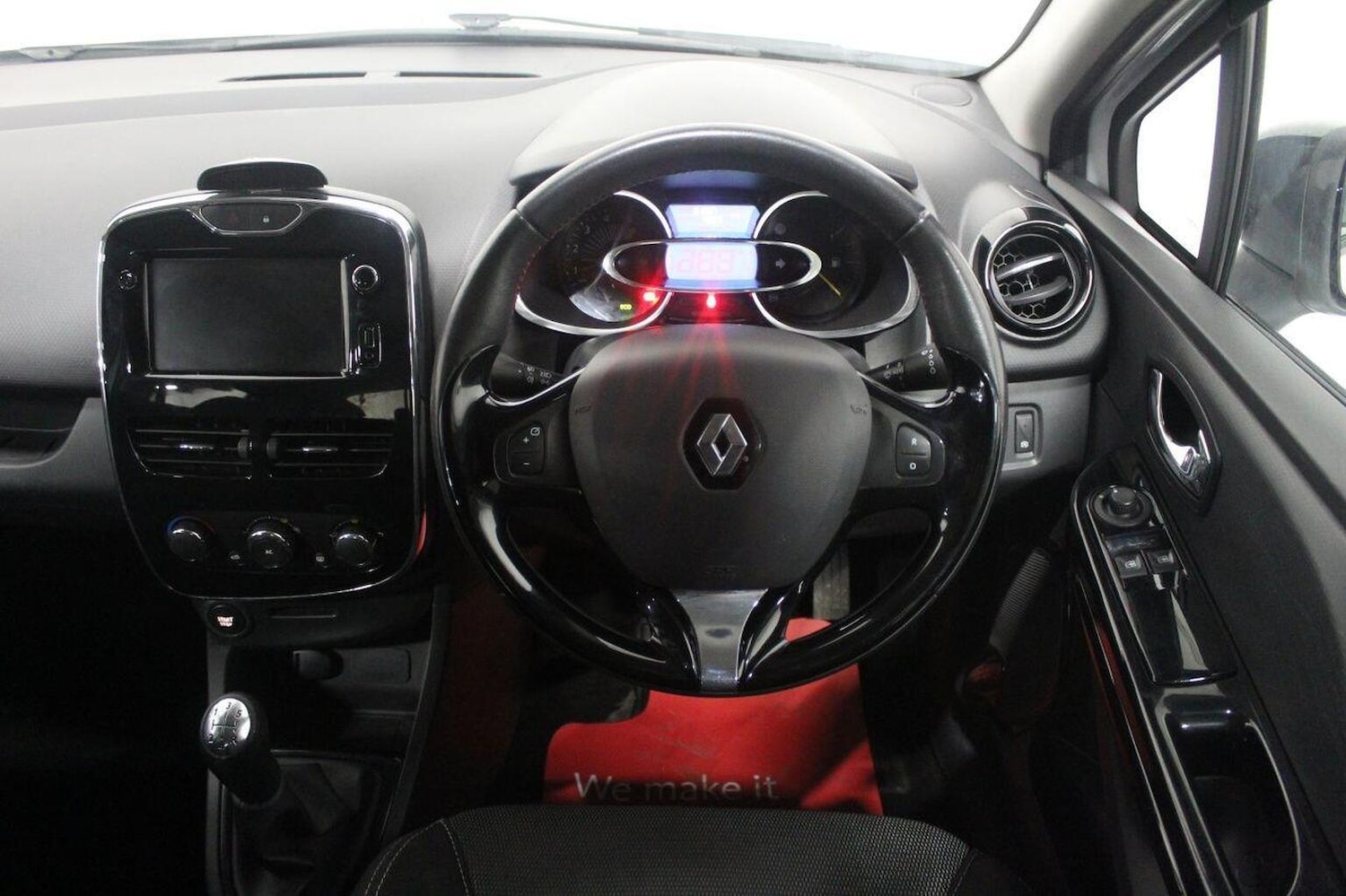 Used Renault Clio 2014 for sale - 77201295: Photo 45