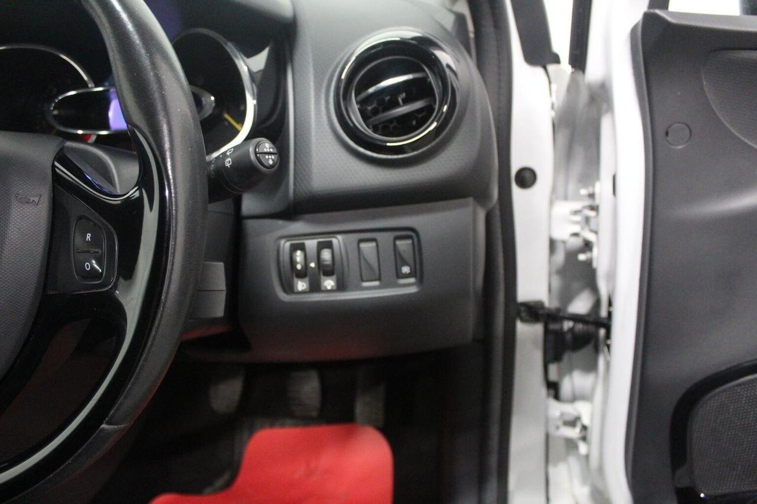 Used Renault Clio 2014 for sale - 77201295: Photo 48