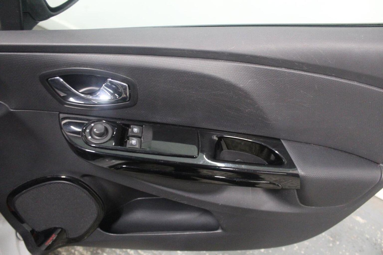 Used Renault Clio 2014 for sale - 77201295: Photo 49