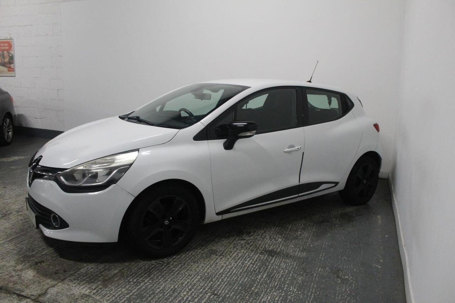 Used Renault Clio 2014 for sale - 77201295: Photo 5