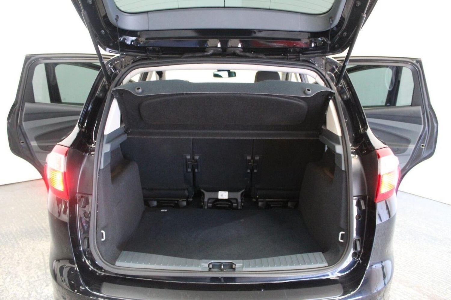 Used Ford C-Max 2015 for sale - 77937839: Photo 22