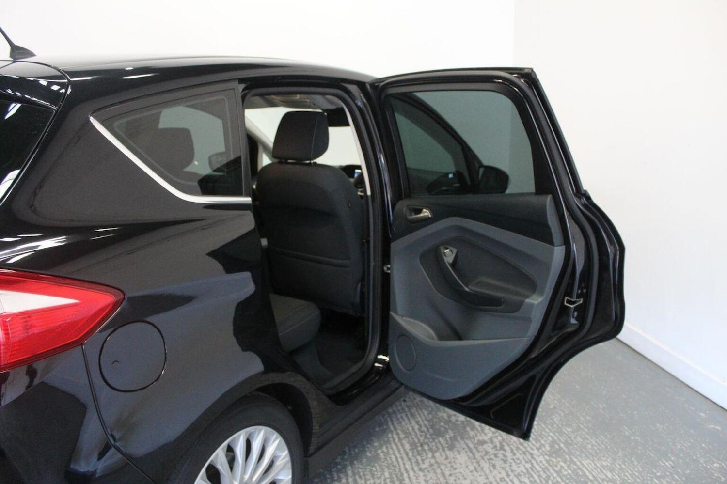 Used Ford C-Max 2015 for sale - 77937839: Photo 24