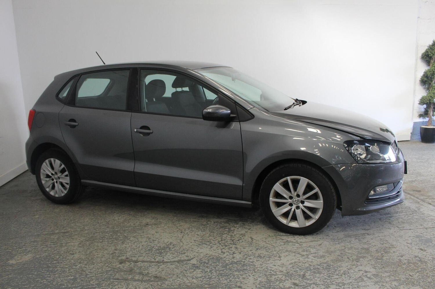 Used Volkswagen Polo 2016 for sale - 78213549: Photo 4