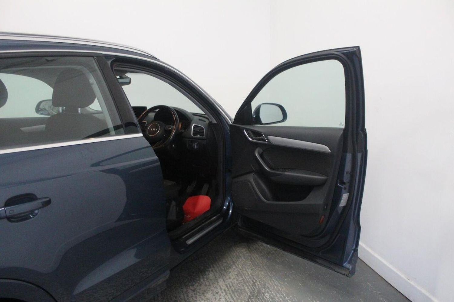 Used Audi Q3 2016 for sale - 77937884: Photo 25