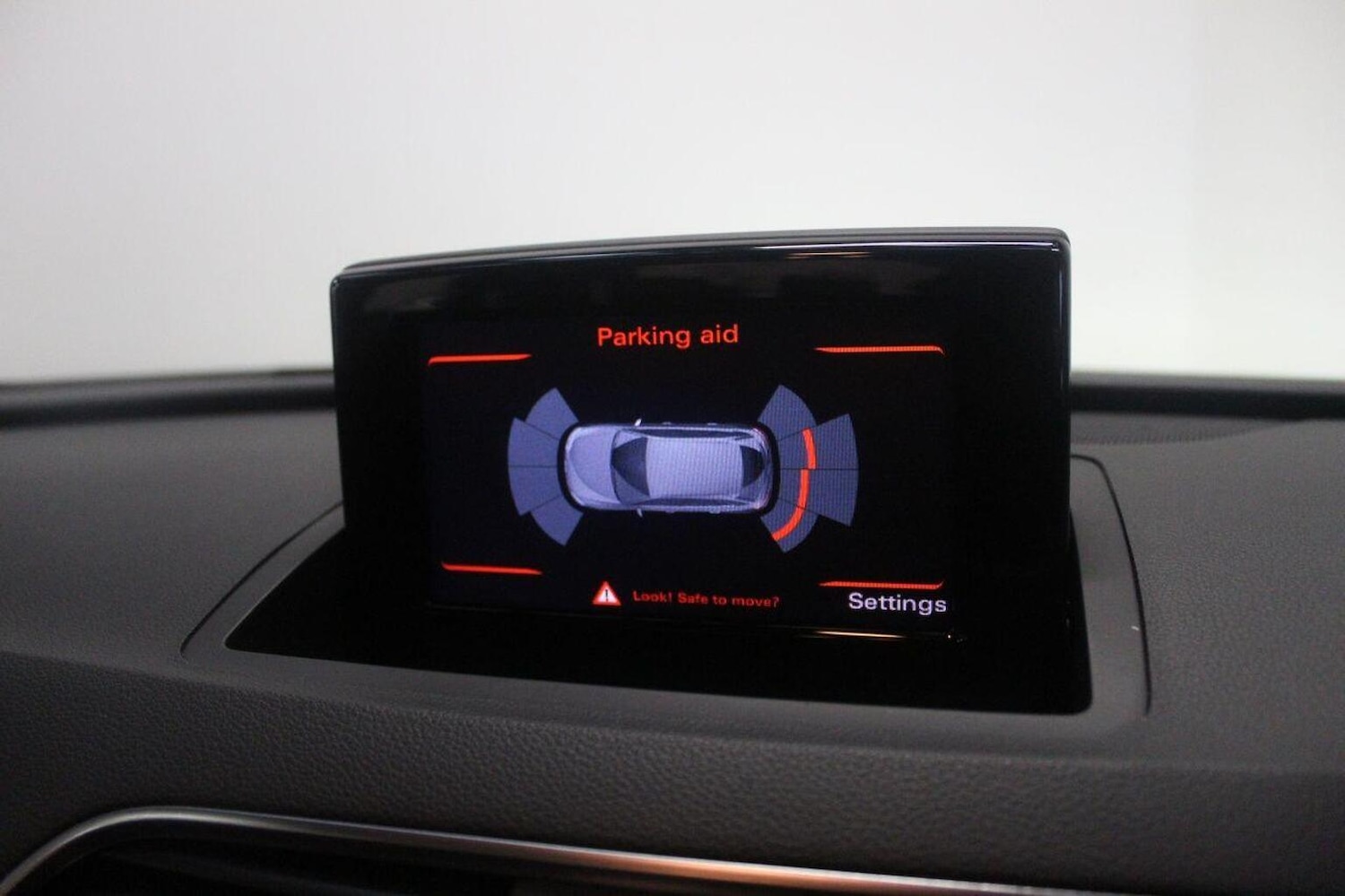 Used Audi Q3 2016 for sale - 77937884: Photo 34