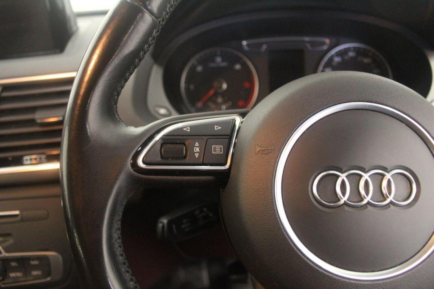 Used Audi Q3 2016 for sale - 77937884: Photo 48