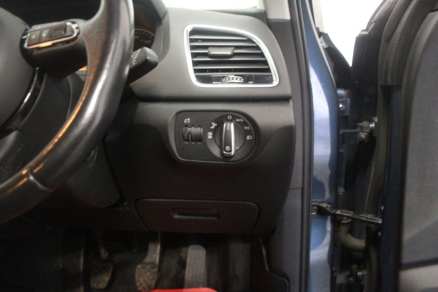 Used Audi Q3 2016 for sale - 77937884: Photo 50