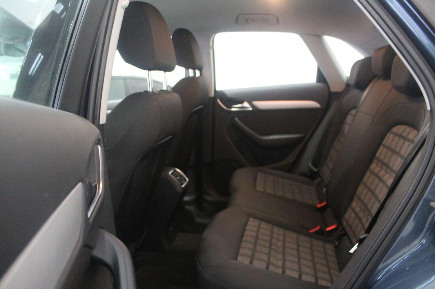 Used Audi Q3 2016 for sale - 77937884: Photo 55