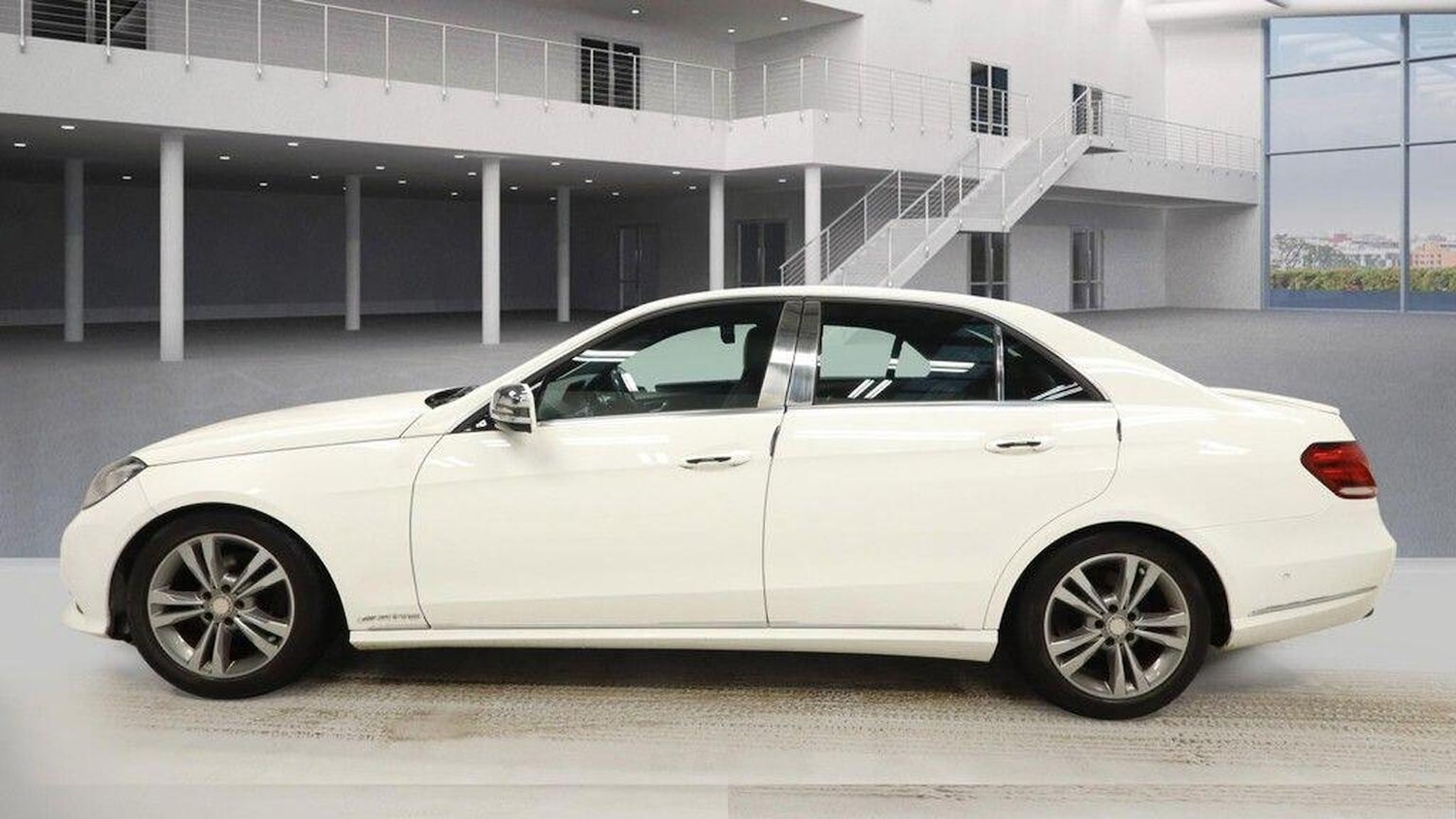 Used Mercedes-Benz E Class 2014 for sale - 77891657: Photo 11