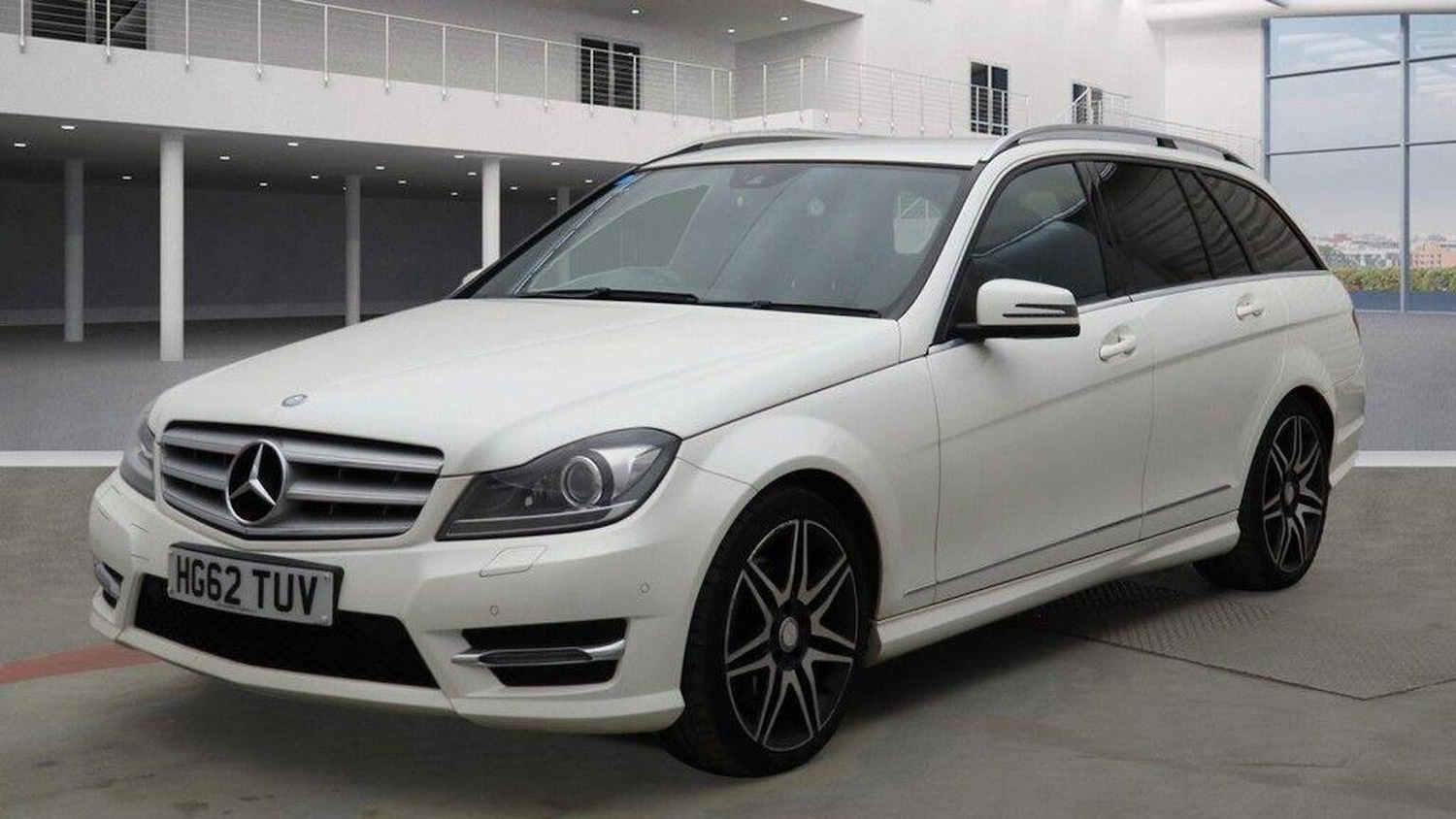 Used Mercedes-Benz C-Class 2012 for sale - 76114022: Photo 2