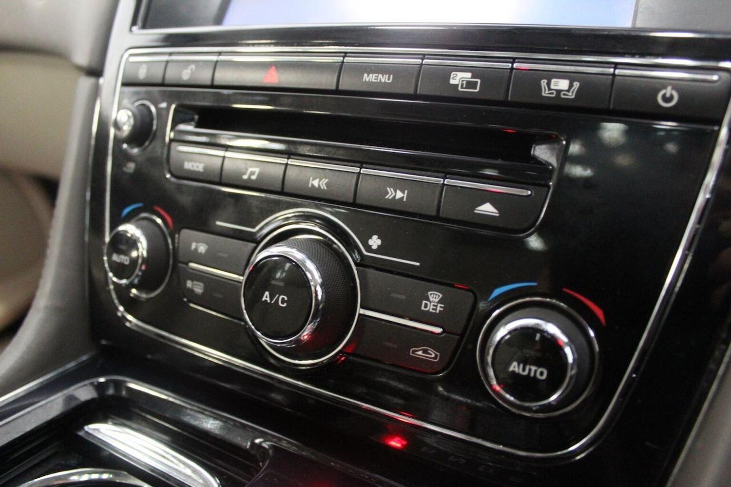 Used Jaguar XJ 2011 for sale - 77977146: Photo 48