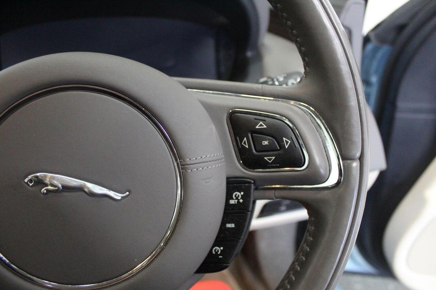 Used Jaguar XJ 2011 for sale - 77977146: Photo 53