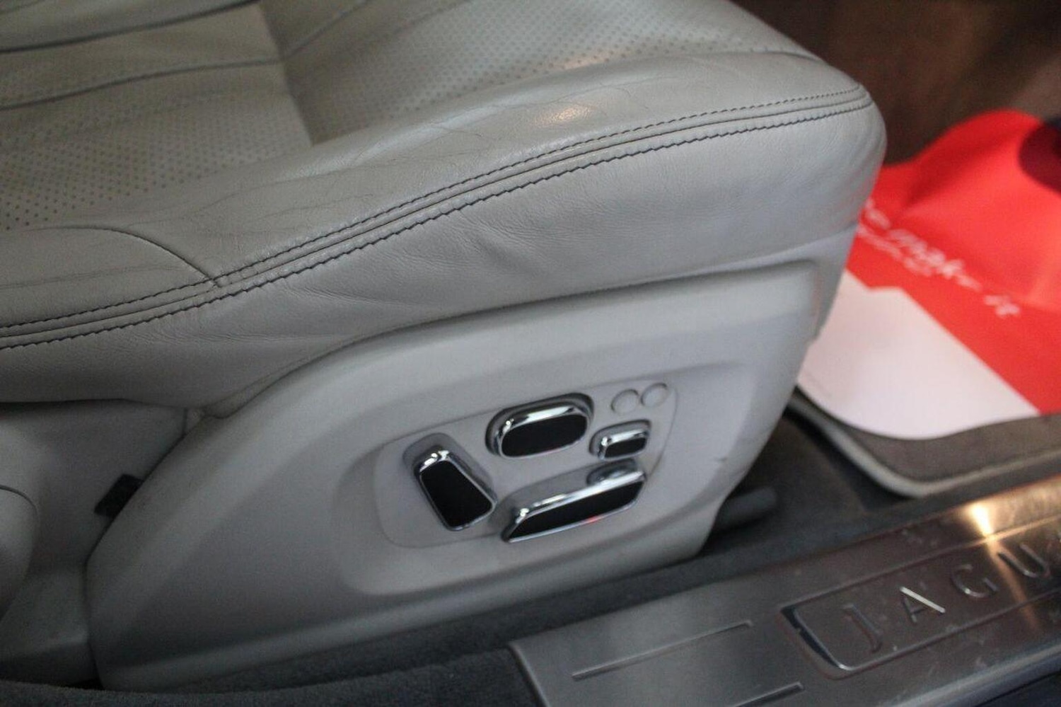 Used Jaguar XJ 2011 for sale - 77977146: Photo 57