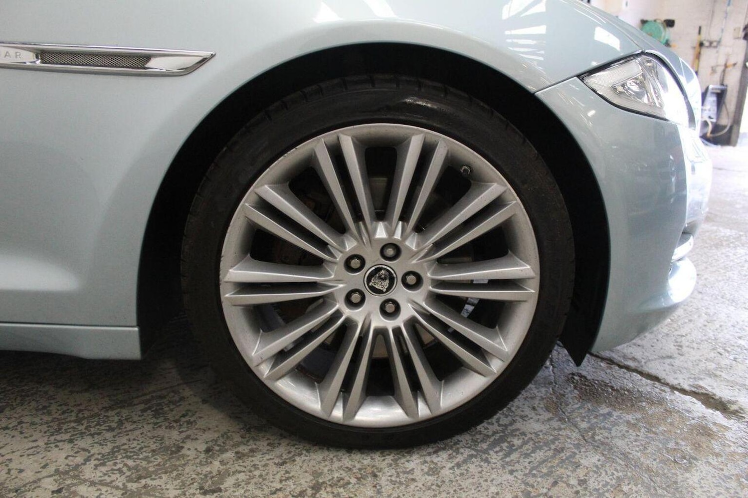 Used Jaguar XJ 2011 for sale - 77977146: Photo 64