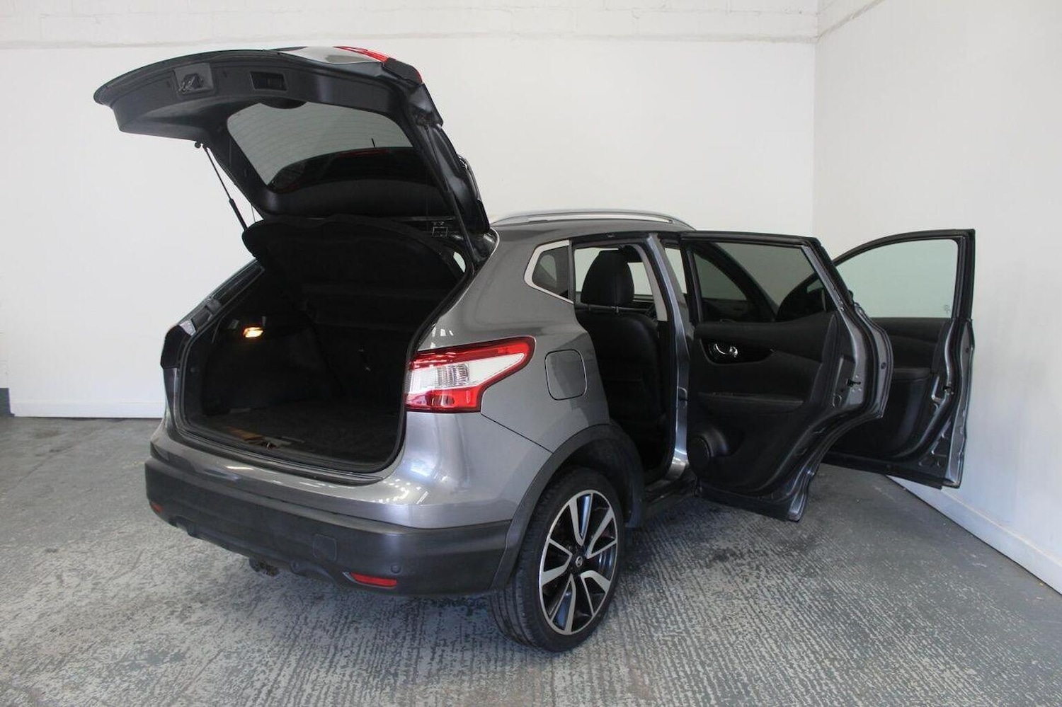 Used Nissan Qashqai 2014 for sale - 77027890: Photo 21