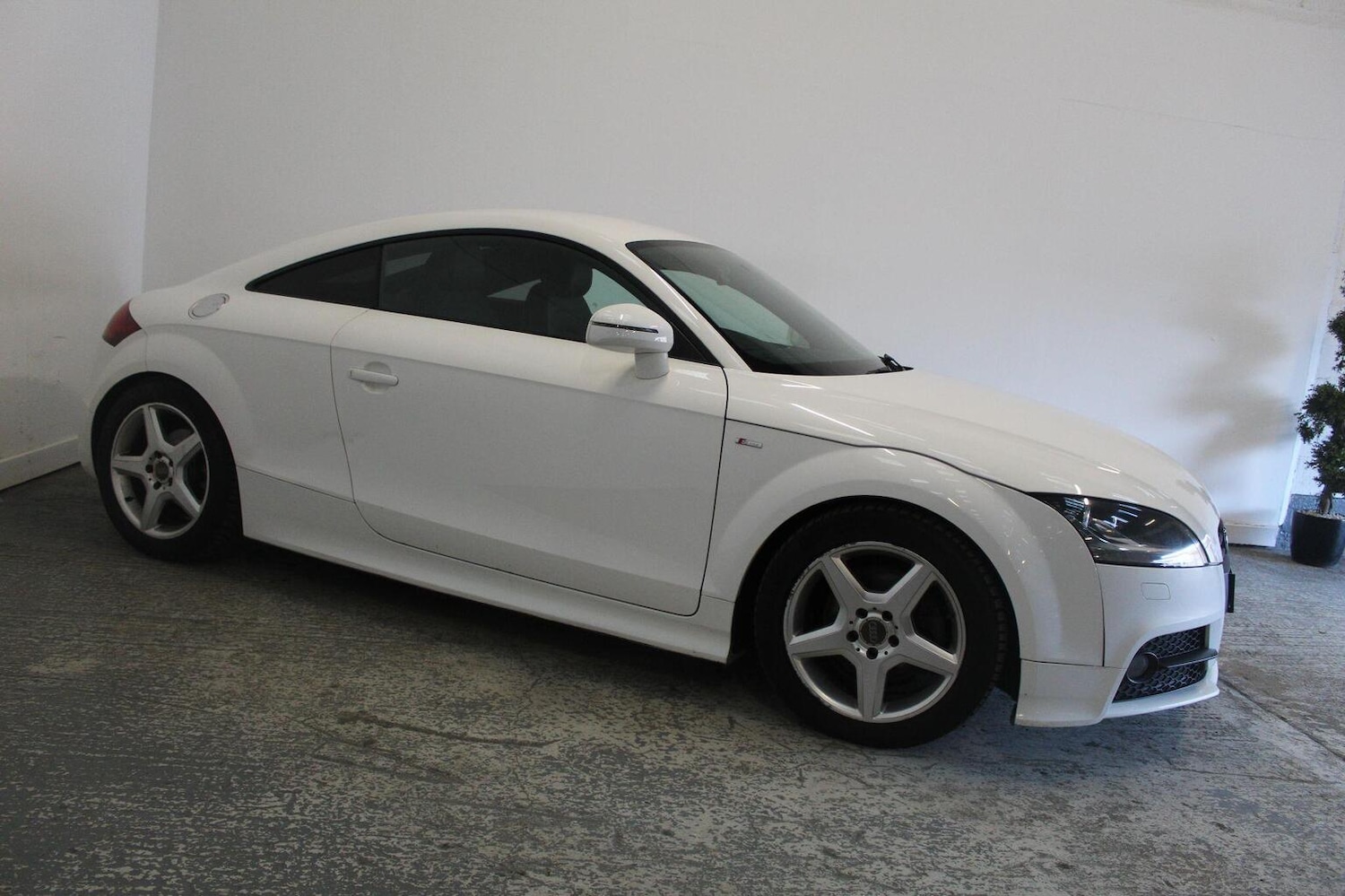 Used Audi TT 2014 for sale - 77937820: Photo 4