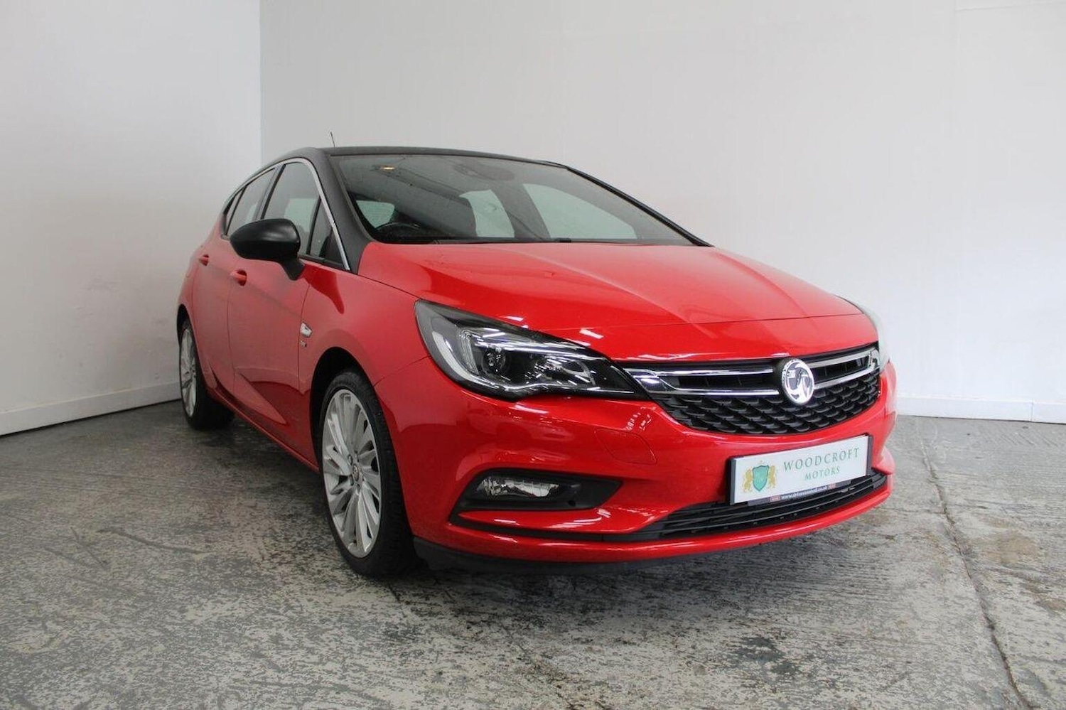 Used Vauxhall Astra 2015 for sale - 76082638: Photo 1