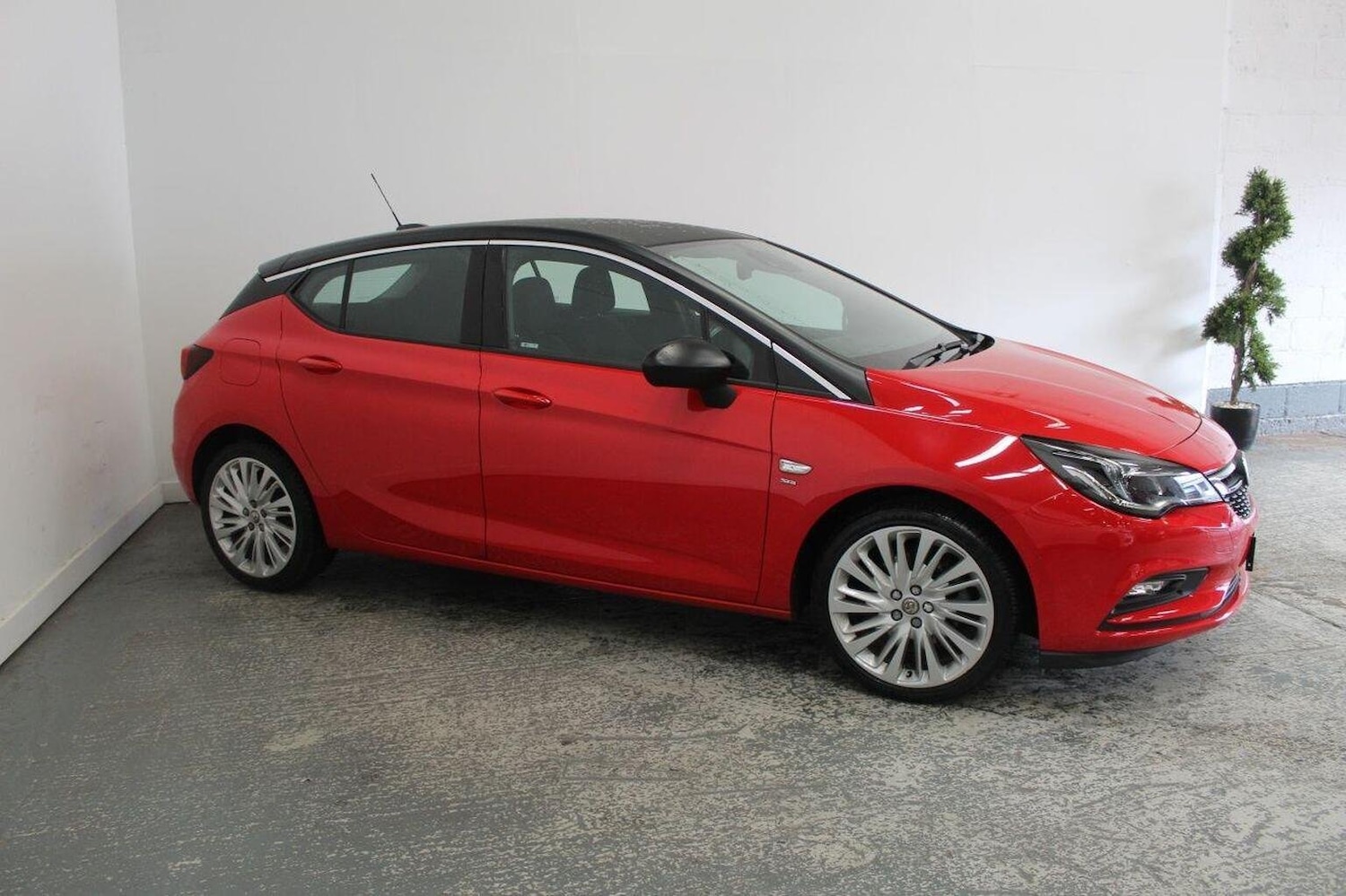 Used Vauxhall Astra 2015 for sale - 76082638: Photo 4