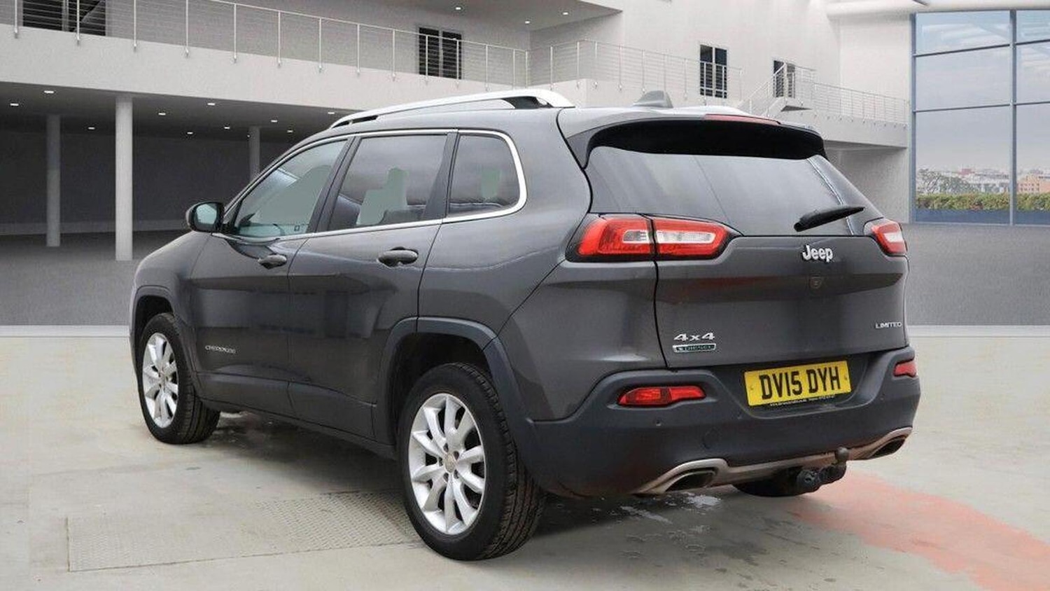 Used Jeep Cherokee 2015 for sale - 77937899: Photo 5