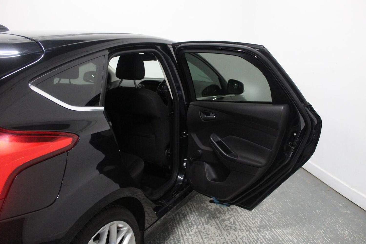 Used Ford Focus 2015 for sale - 77027915: Photo 24