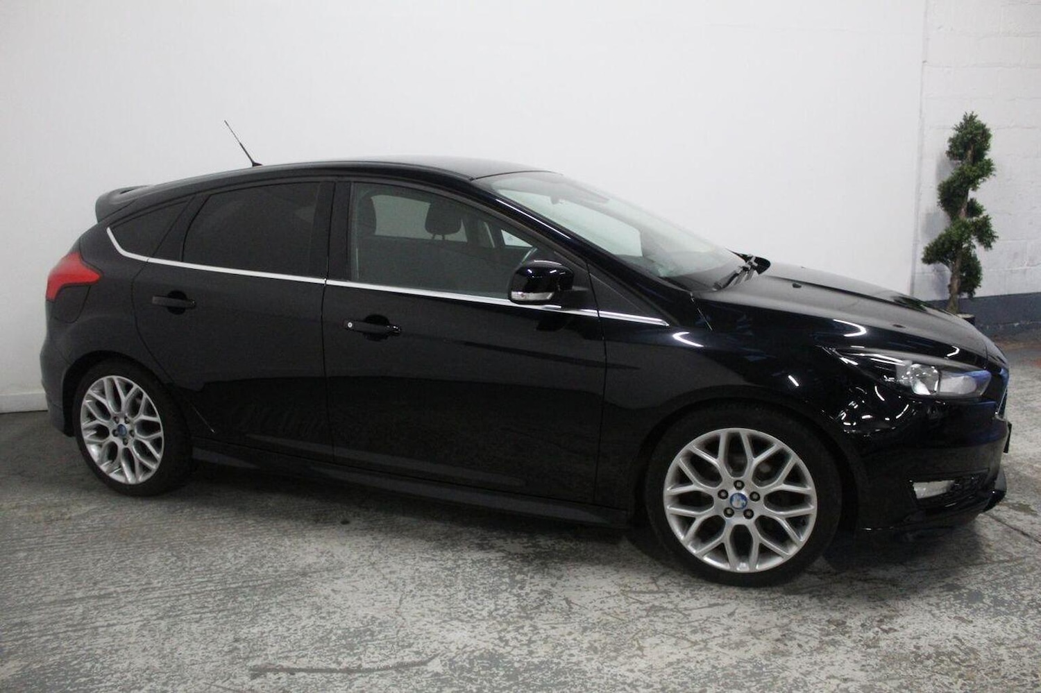 Used Ford Focus 2015 for sale - 77027915: Photo 4