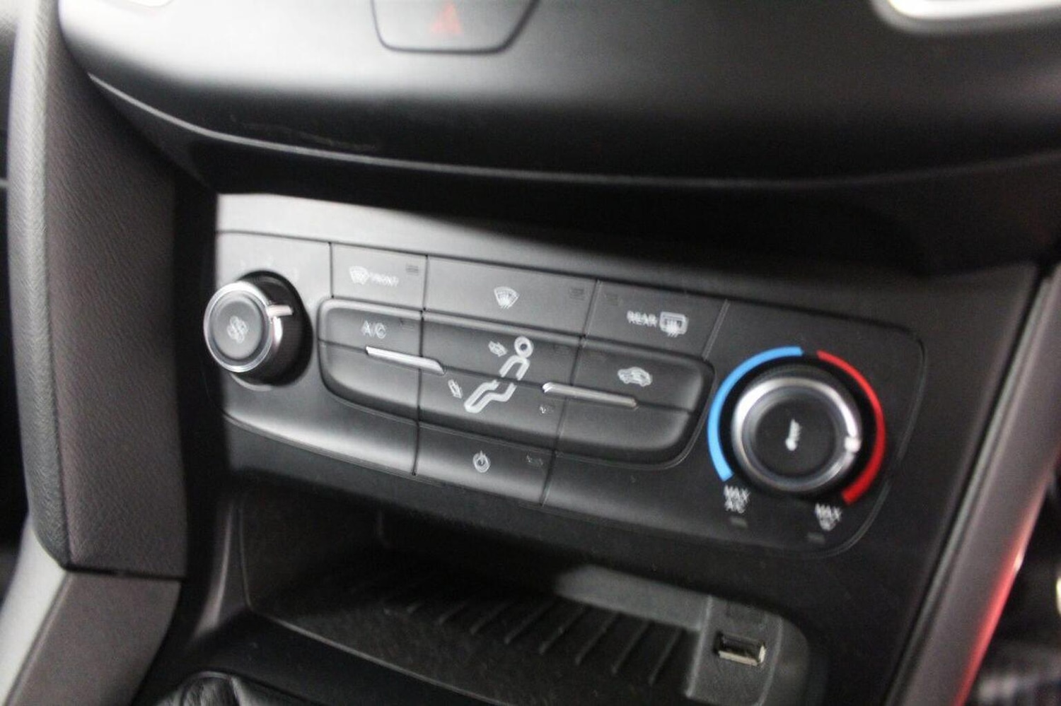 Used Ford Focus 2015 for sale - 77027915: Photo 40