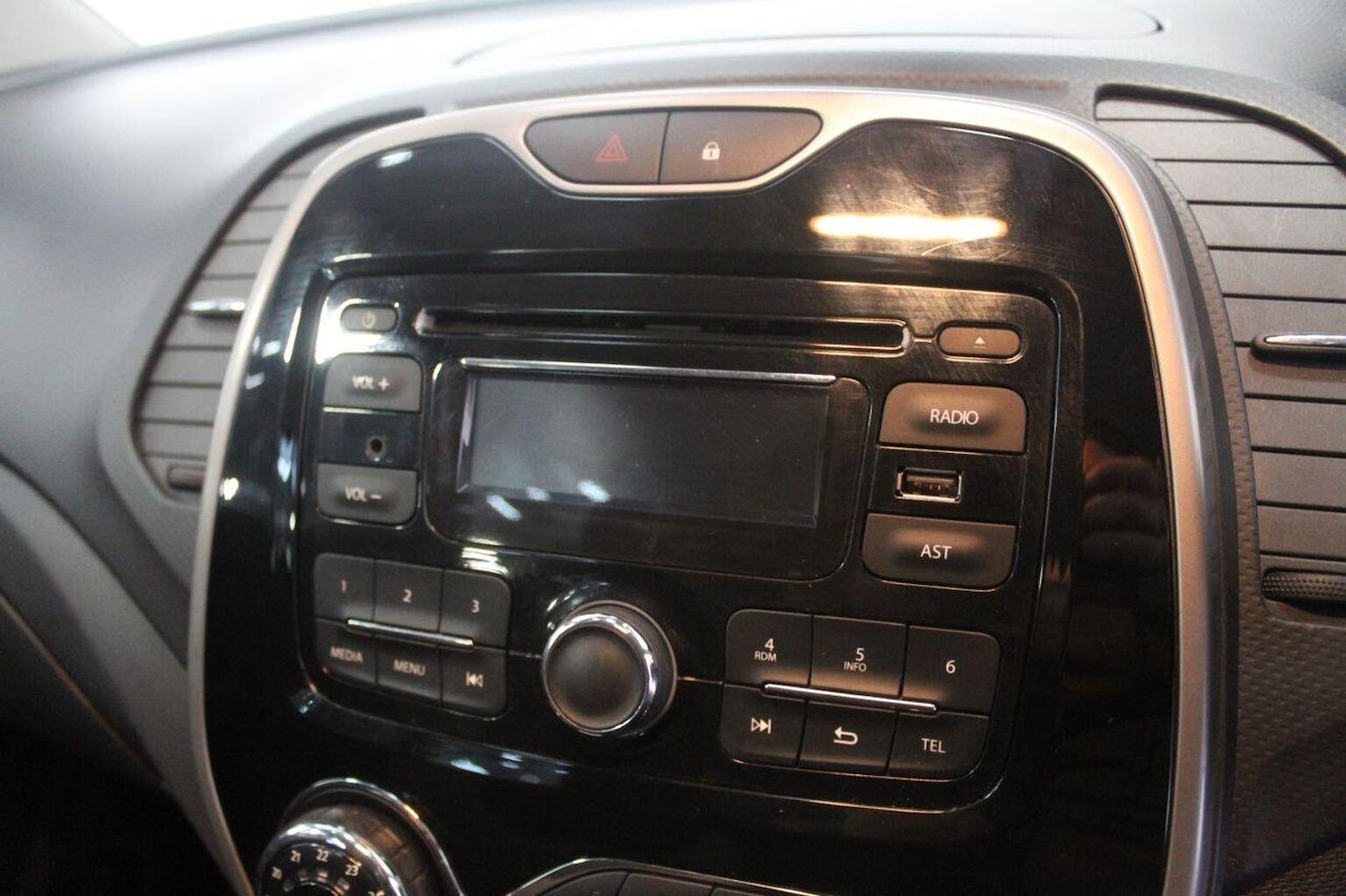 Used Renault Captur 2013 for sale - 76956913: Photo 32