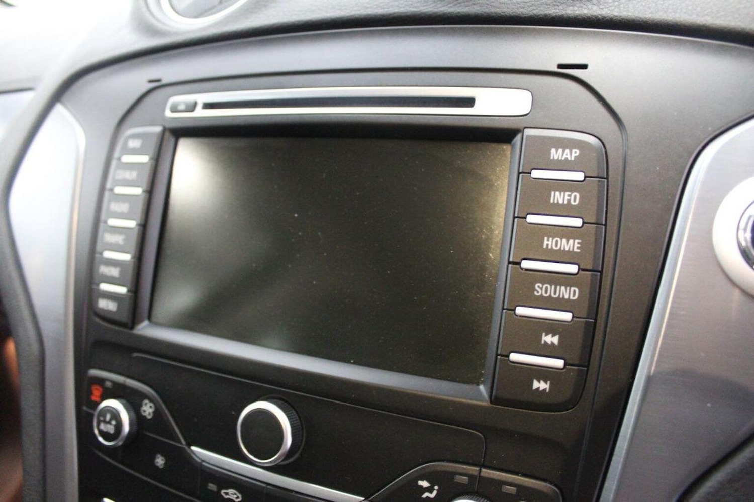 Used Ford Mondeo 2014 for sale - 76687264: Photo 34